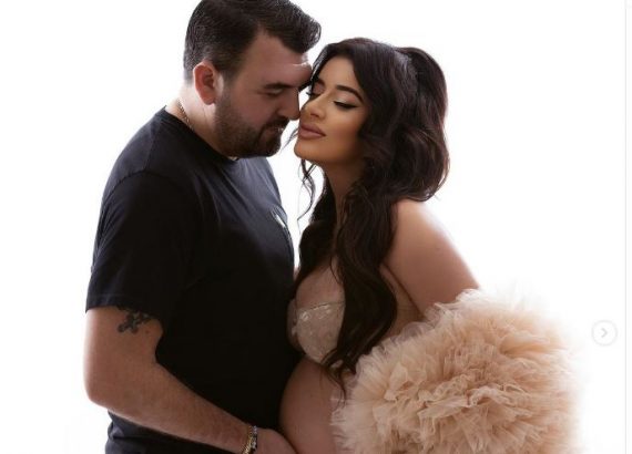 Këngëtarja e njohur shqiptare bëhet nënë për herë të dytë. Zbuloni emrin e veçantë të bebes së saj Këngëtarja e njohur shqiptare bëhet nënë për herë të dytë. Zbuloni emrin e veçantë të bebes së saj