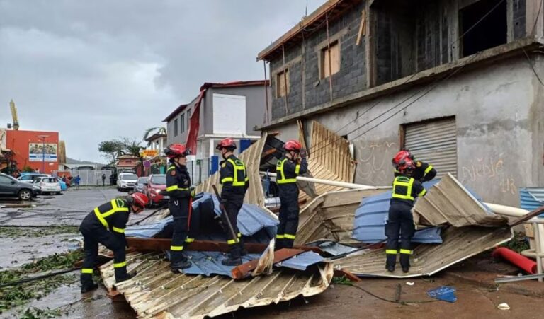 Autoritetet franceze: Qindra, ndoshta mijëra viktima nga cikloni në Mayotte Autoritetet franceze: Qindra, ndoshta mijëra viktima nga cikloni në Mayotte