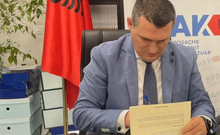 ‘Altin Dumani, kampion i antikorrupsionit’/ REL: Nxori para ligjit Ilir Metën, Sali Berishën e Arben Ahmetajn