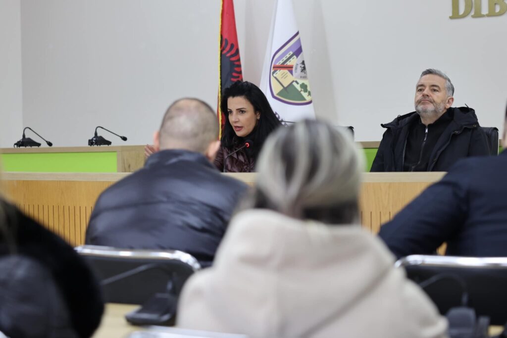 Zgjedhjet 2025/ Gonxhe u spostua në Tiranë, Balluku prezanton Klosin në Dibër