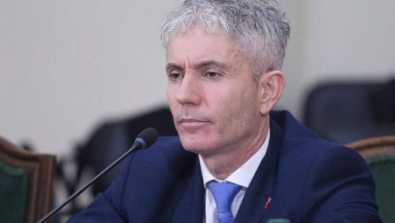 Akuzohet si krijues i grupit kr*minal/ Biznesmeni Ilir Rrapaj humb ndjenjat në sallën e gjyqit