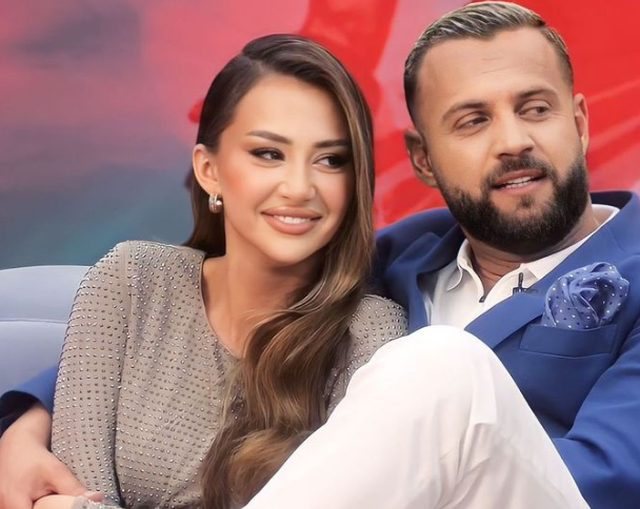 “Pse nuk mban unazë?”/ Kiara Tito i jep përgjigje njëherë e mirë pyetjes “së famshme” "Pse nuk mban unazë?"/ Kiara Tito i jep përgjigje njëherë e mirë pyetjes "së famshme"