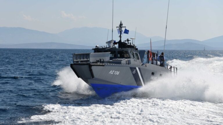 Fundoset anija me emigrantë. Ndërrojnë jetë 5 persona