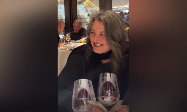 “Rrinte përballë dyqanit ku kishte kujtime me djalin”, detaji që të thyen zemrën për Parashqevi Simakun