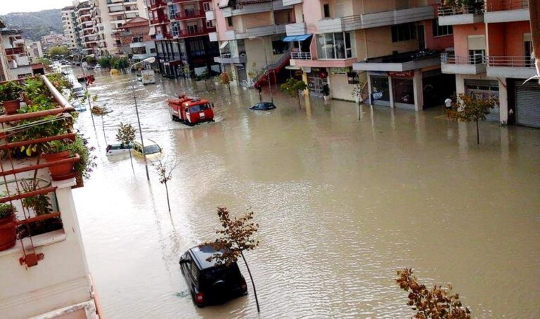 Parashikimi i motit për reshje të dendura shiu/ Bashkia Vlorë apel qytetarëve: Bëni kujdes