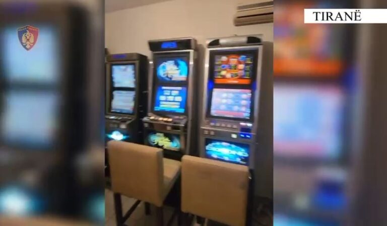 Përshtatën lokalin për lojëra fati, arrstohen 2 persona dhe procedohen dy të tjerë