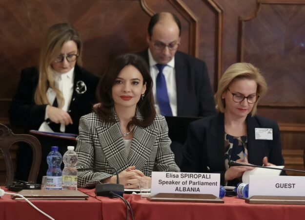 Kryeparlamentarja Spiropali nga Komisioni i Venecias: Mirënjohje për këtë forum prestigjioz Kryeparlamentarja Spiropali nga Komisioni i Venecias: Mirënjohje për këtë forum prestigjioz