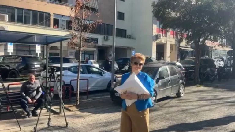 Protesta e thirrur nga Meta/ Kryemadhi nga SPAK: S’marr pjesë. Nuk merrem më me politikë "Nuk merrem më me politikë/ Kryemadhi dorëzon në SPAK ankimimin: Nuk do marr pjesë në protestën e 6 Dhjetorit