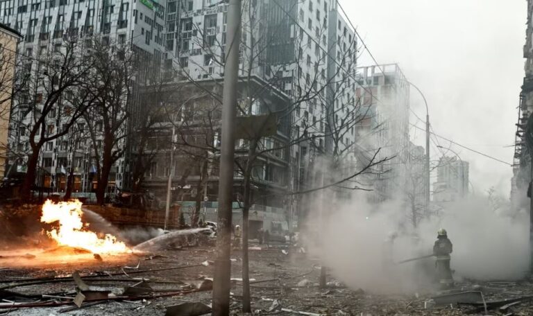 Valë e madhe b*mbardimesh ruse në Ukrainë, humbin jetën dy persona Valë e madhe b*mbardimesh ruse në Ukrainë, humbin jetën dy persona