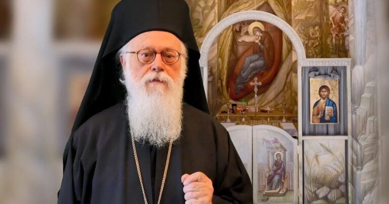 U përkeqësua ditën e djeshme/ Mjekët paralajmërojnë: Gjendja shëndetësore e kryepeshkopit po rëndohet