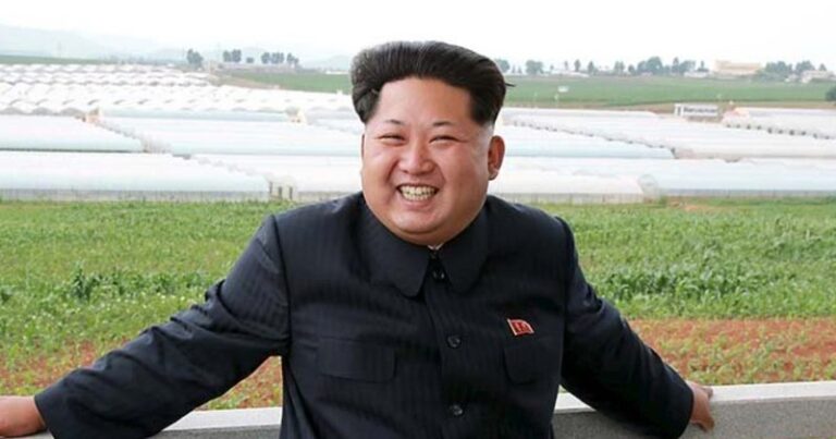 “Tradhtar kush ha Hotdog”- Vendimet e çuditshme të Kim Jong un: Në burg ata që divorcohen