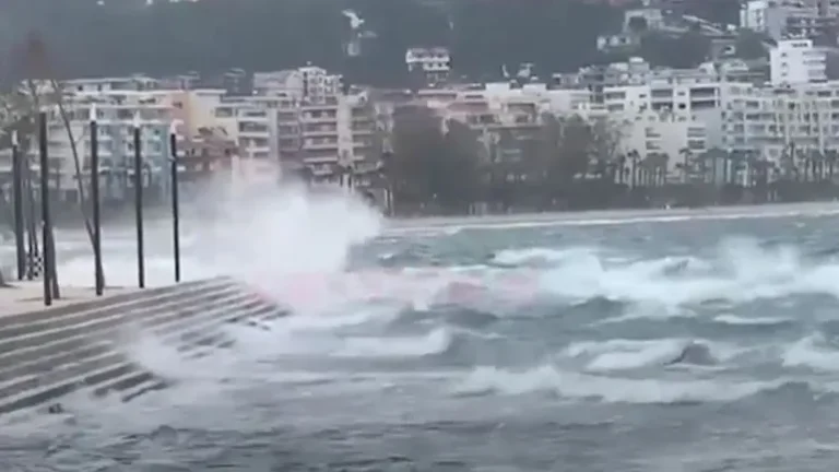 Përkeqësimi i motit pezullon lundrimet me tragete