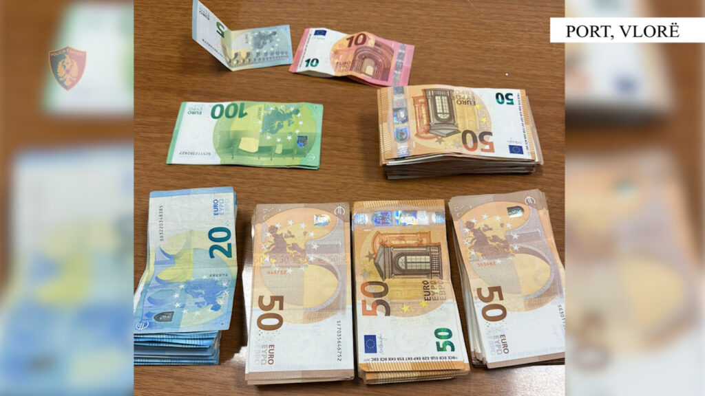 Tentoi të fuste në Shqipëri 20 mijë euro të padeklaruara, e pëson 56-vjeçarja në Vlorë