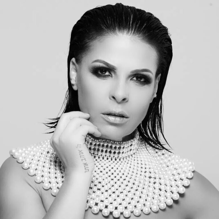 “Ndihmoj prindërit e mi”, Aurela Gaçe reagon pas thirrjeve për bojkotimin e koncerteve të saj E zbulon vetë Aurela Gaçe: Së shpejti do të mbërtheheni pas ekranit duke parë spektaklin tim