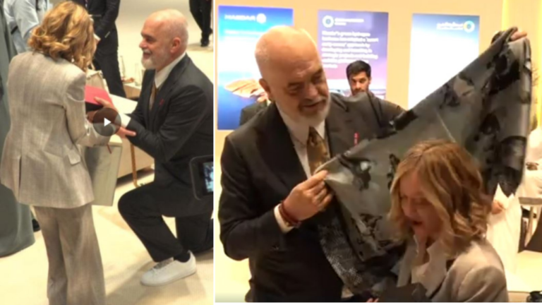 “Mos më vendos në siklet”/ Batutat e plota mes Melonit dhe Ramës kur kryeministri iu ul në gjunjë