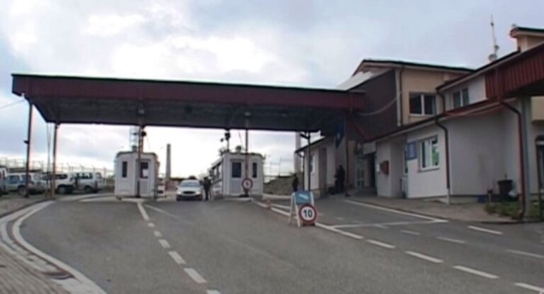 Tentativë për kontrabandë mallrash nga Shqipëria në Kosovë, arrestohet 46-vjeçari