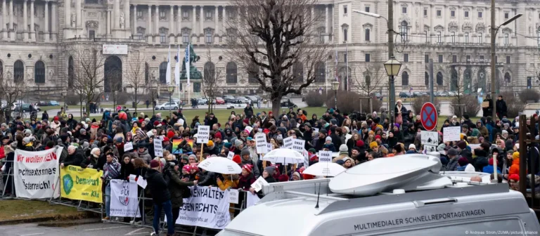 Protesta në Austri kundër një qeverie të mundshme të FPÖ-së Protesta në Austri kundër një qeverie të mundshme të FPÖ-së