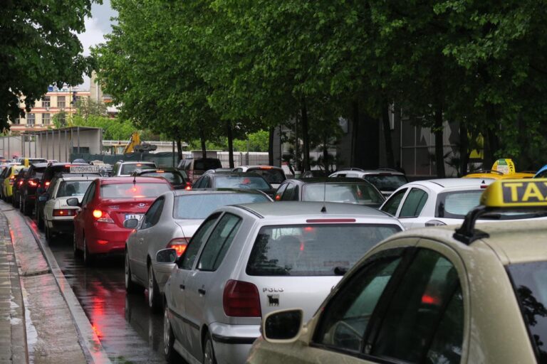 Rregullorja e re: Rriten siguracionet e makinave. Kjo kategori përfiton zbritje të çmimit Rregullorja e re: Rriten siguracionet e makinave, ja kush përfiton zbritje të çmimit
