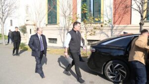 Arrestimi i Veliajt/ Reagon analisti: Argumentimi të bëhet me prova jo me fletushka të grumbulluara