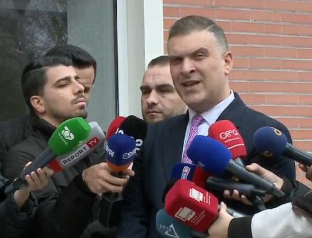 “Objektivi rrëzimi i qeverisë!”/ Blushi pas takimit në PD: Meta edhe nga qelia do t’i prijë betejës! "Objektivi rrëzimi i qeverisë!"/ Blushi pas takimit në PD: Meta edhe nga qelia do t’i prijë betejës!