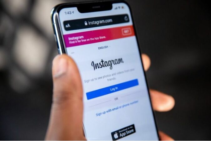 Turpëruan me video intime adoleshentët, policia gjurmon dy vajzat minorene që postonin në Instagram