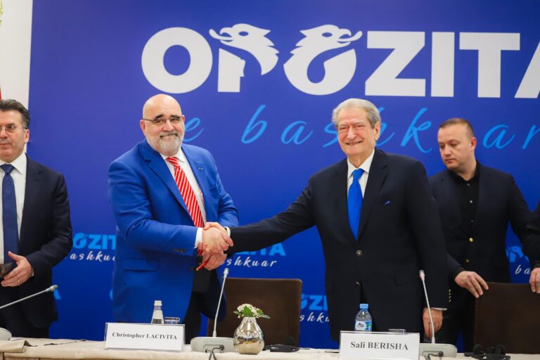 Konsulenti i Trump në Tiranë: Berisha mund të fitojë