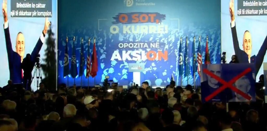 Meta "vjen" në protestën e opozitës, mesazh qyetetarëve nga qelia: Përshëndes doktorin dhe zemërluanin Salianji!