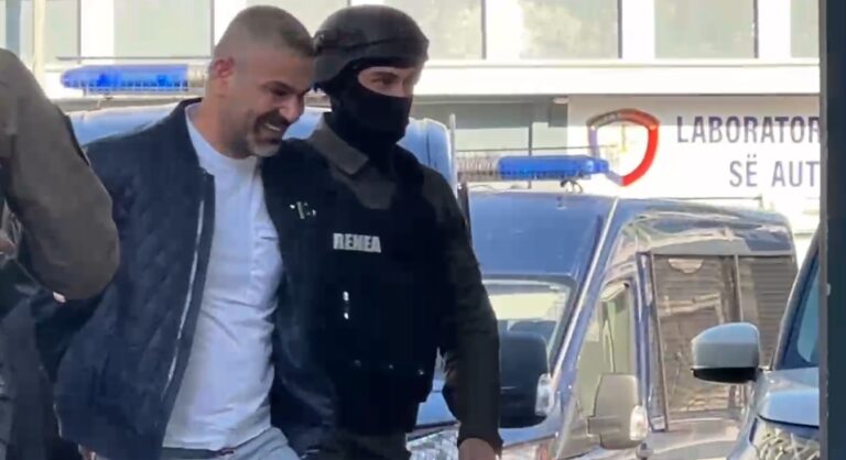 "I shoqëruar nga RENEA"/ Avokati i Safet Bajrit: Nuk e arrestoi njeri, u dorëzua vetë