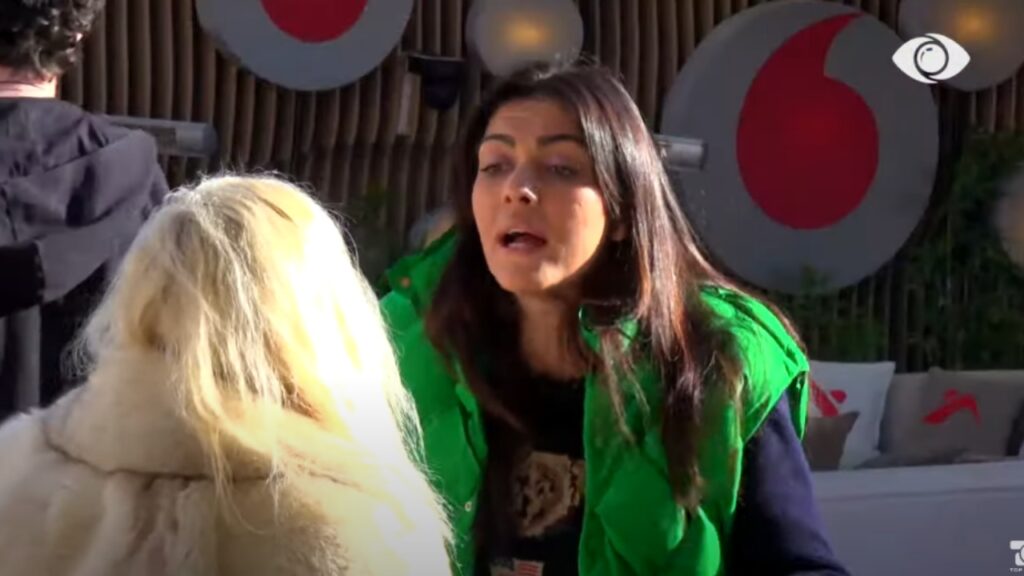 "Mbylle gojën, mbaj vendin"/ Plas keq mes shoqeve. Danja-Livias: O rrugaçe, ti merito të dalësh nga këtu