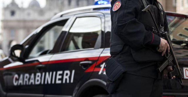 E pë*dh*noi dhe i theu dhëmbët partneres, arrestohet 40-vjeçari shqiptar në Itali E përdhunoi dhe i theu dhëmbët partneres, arrestohet 40-vjeçari shqiptar në Itali