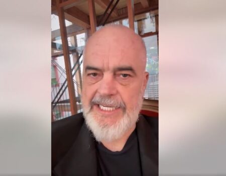 “Dolën të gjithë hajdutë?!”/Rama: 2 ministra janë dënuar, ish-zv.kryeministri ka marrë arratinë, por PS s'pengon drejtësinë