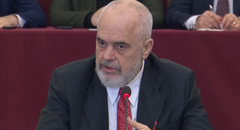 Dëgjesa në Kryesinë e Kuvendit/ Rama batuta me Rektorin e UBT: Meqenëse e kemi pak demokrat po e lëmë të lirë