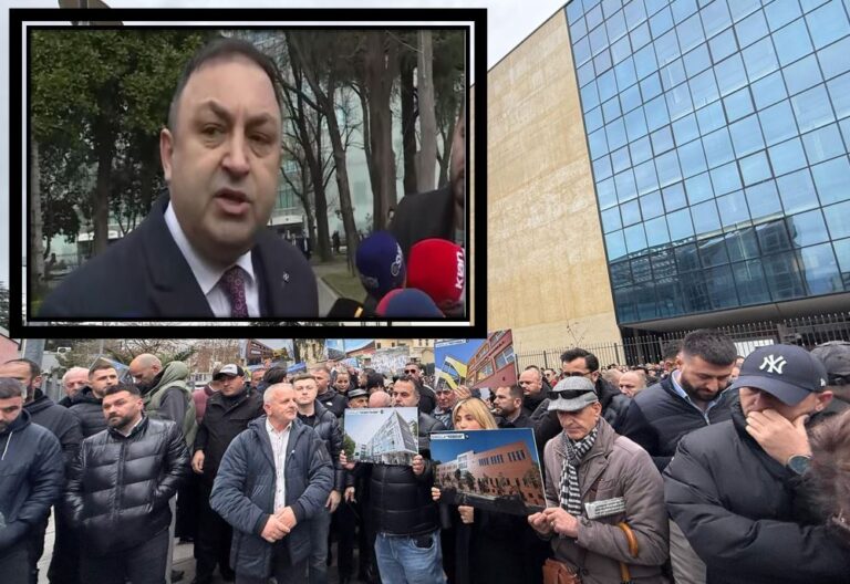 Dhjetëra qytetarë mbështetën Veliajn para SPAK/ Ministri Hoxha: Nuk ishin protestues, por simpatizantë Dhjetëra qytetarë mbështetën Veliajn para SPAK/ Ministri Hoxha: Nuk ishin protestues, por simpatizantë