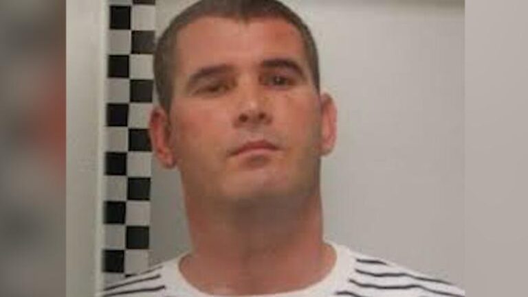 I dënuar për hakmarrje. Policia rikthen në burg lezhjanin (AKUZAT) Mori hakun e djalit të tij/ Bie sërish në pranga lezhjani (AKUZAT)