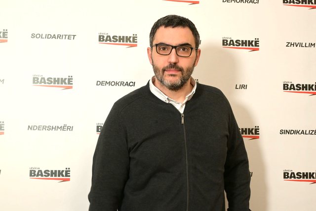 “Lëvizja Bashkë” dorëzon listat me kandidatët në KQZ, Arlind Qori i dyti në Tiranë “Lëvizja Bashkë” dorëzon listat me kandidatët në KQZ, Arlind Qori i dyti në Tiranë