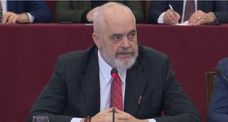 Zgjedhjet e 11 Majit, Rama hap zarfet e kandidatëve për deputetë