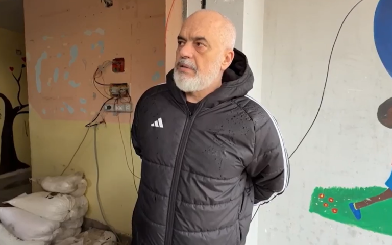 “Një tmerr”, Rama: Shkollat i lanë si në ’92, por luftojnë komunizmin