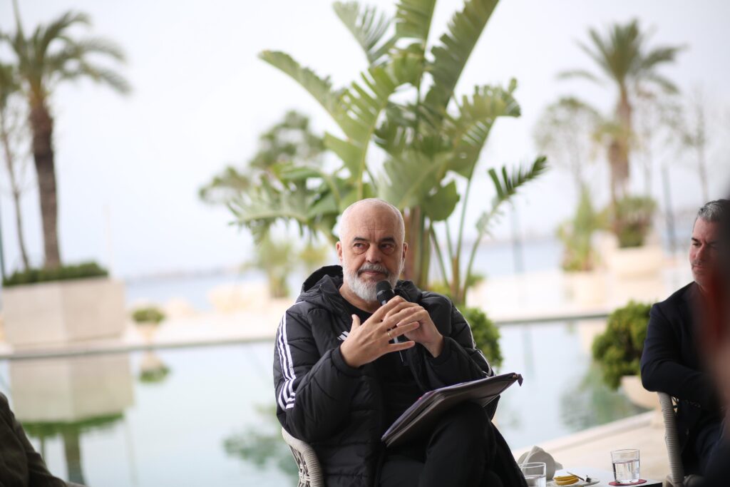 Rama ironizon Bashën nga Vlora: Për trame keni Lulin, ai e ka bërë një në Tiranë