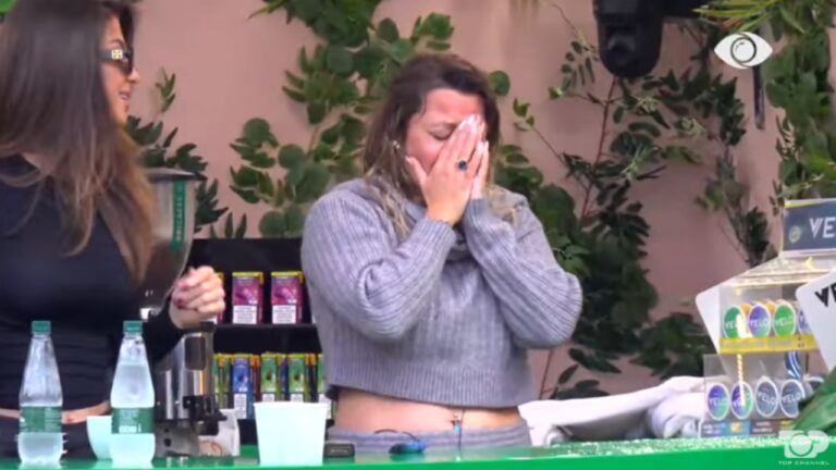 Të gjithë duke shijuar muzikën. Gerta "plas" në vaj (VIDEO)