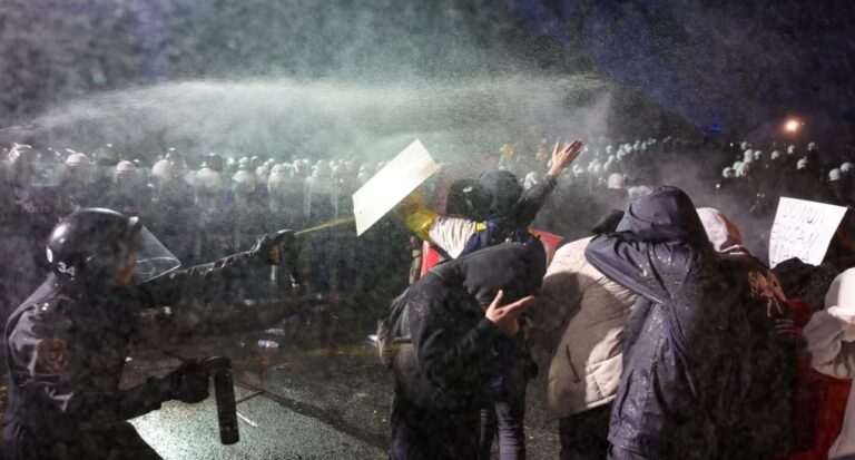 Vazhdojnë protestat masive në Turqi kundër arrestimit të rivalit të Erdoganit, Imamoglu Vazhdojnë protestat masive në Turqi kundër arrestimit të rivalit të Erdoganit, Imamoglu