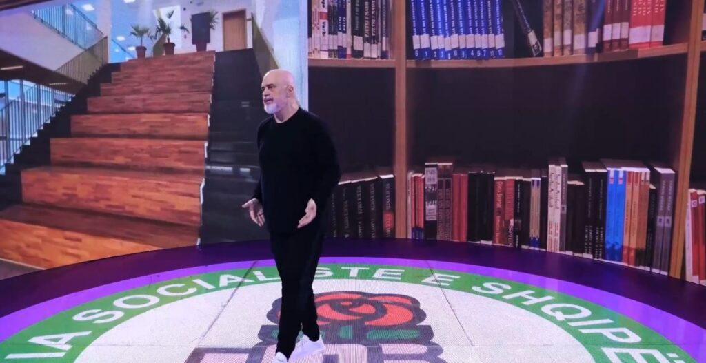 “Nga Janari 2026 paga minimale bëhet 500 euro”/ Rama: Në 2030 mësuesit do paguhen me 1250 euro