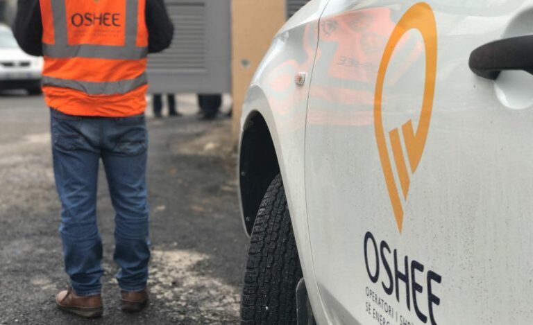 Aksion në Gjirokastër, 16 urdhër-arreste për punonjësit e OSHEE Aksion në Gjirokastër, 16 urdhër-arreste për punonjësit e OSHEE