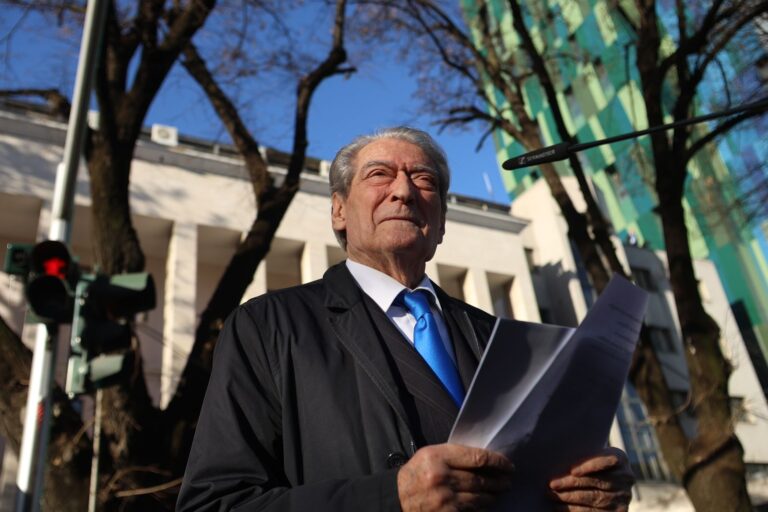 Rekurs për heqjen e "detyrimit me paraqitje". Berisha zbulon arsyen