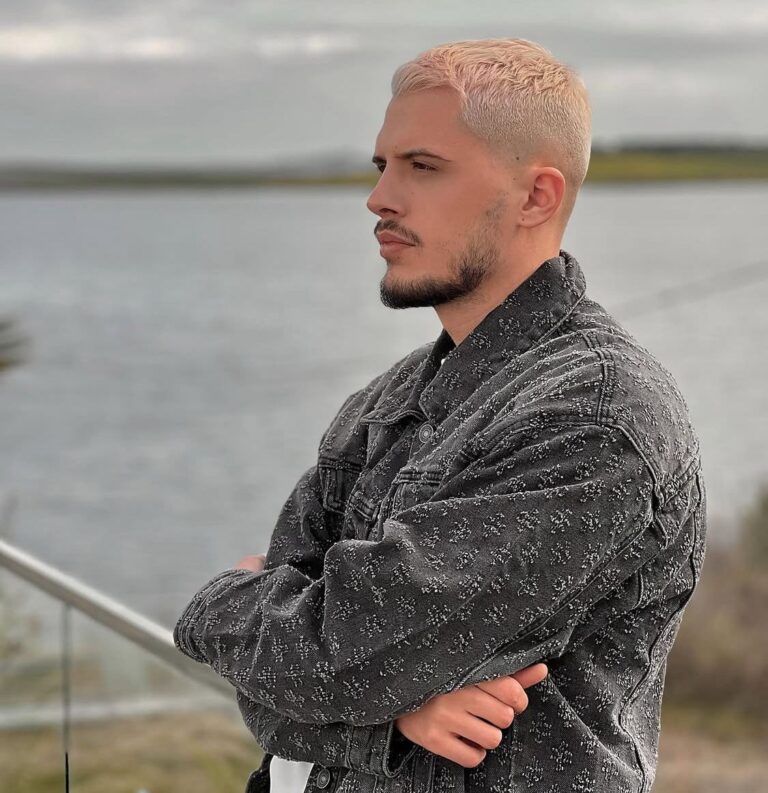 Këngëtari Bardhi në zi. Humbet njeriun e zemrës