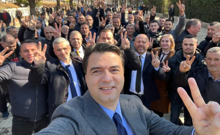 FOTO/ Zbulohet logoja e partisë së tij së Bashës Basha "tradhëton" simbolet e PD. Zbulohet logoja e partisë së tij