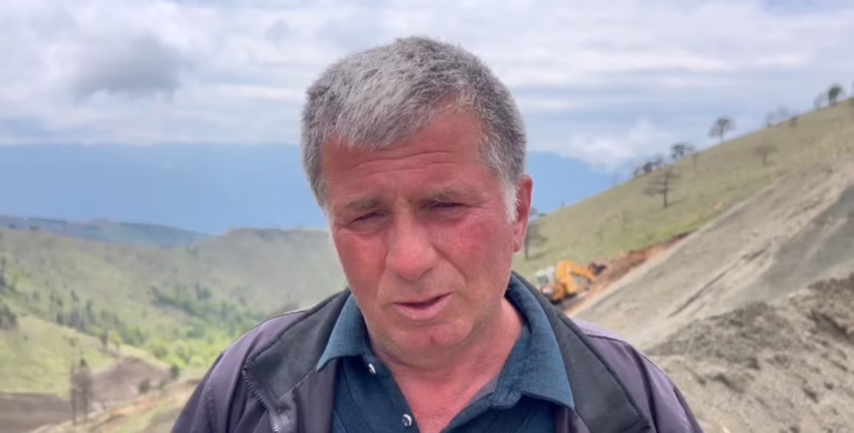 29-vjeçari prej 2 ditësh nën masivin e kromit/ I ati: Dua të gjej djalin, të di ku t’i hedh një tufë lule 29-vjeçari prej 2 ditësh nën masivin e kromit/ I ati: Dua të gjej djalin, të di ku t’i hedh një tufë lule
