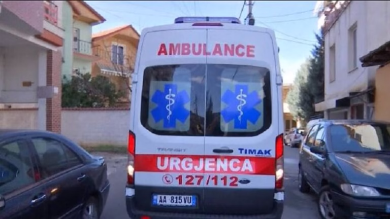 I mituri e përplas me motomjet, 76-vjeçari përfundon në spital I mituri e përplas me motomjet, 76-vjeçari përfundon në spital