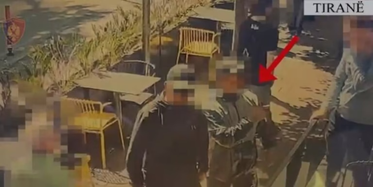 Konflikt për pronat/ Dh*nuan 2 bashkëpronarët e një sipërfaqe toke në Rrugën e Elbasanit, 4 të arrestuar Konflikt për pronat/ Dh*nuan 2 bashkëpronarët e një sipërfaqe toke në Rrugën e Elbasanit, 4 të arrestuar