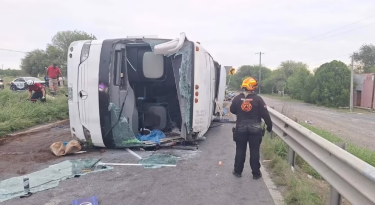 Shoferin e zë gjumi në timon, përmbyset autobusi, 11 të vde*ur, mes tyre 2 fëmijë