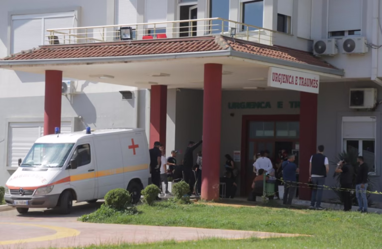 Aksidenti i rëndë në Burrel/ 6 të plagosur, një fëmijë 8 vjeç dërgohet te Trauma